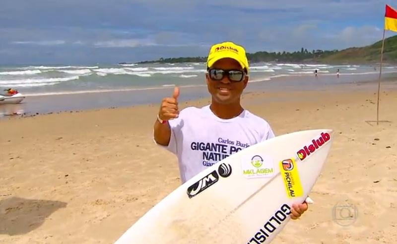 Pino mostra que quando se trata de surfe o tamanho não é documento