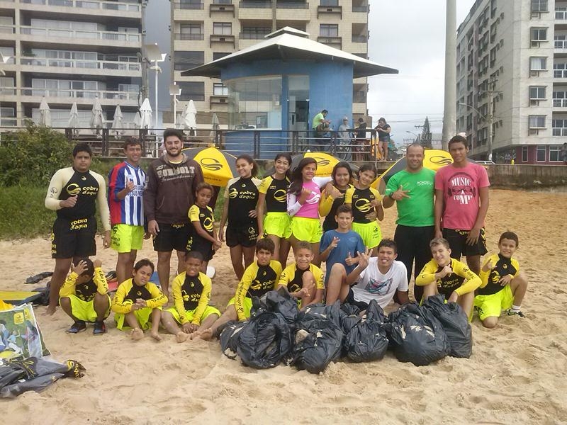 Bodyboarders de Cristo Fazem Ação Ambiental