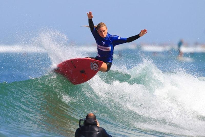 Australiana vence 6-Star da França e Silvana Lima segue líder do WQS