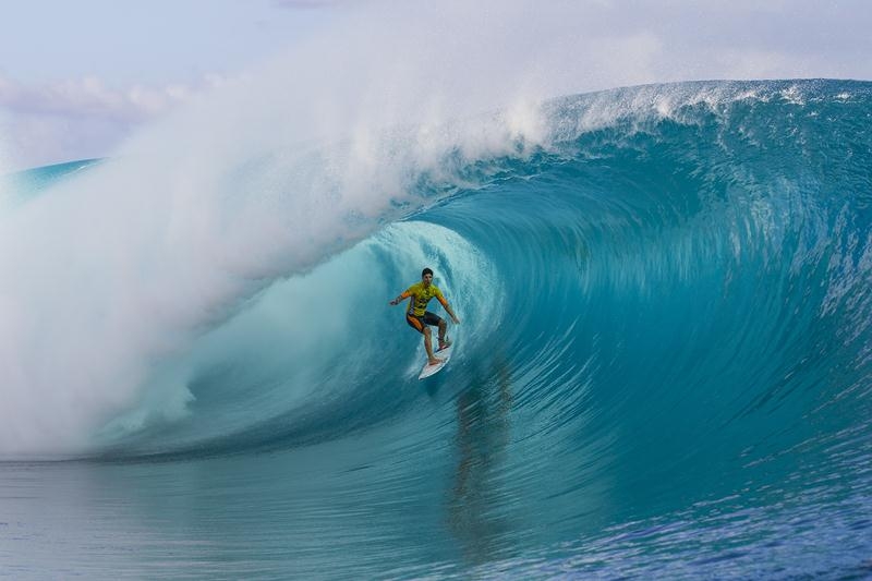 Gabriel Medina vence Kelly Slater na decisão do Billabong Pro Tahiti