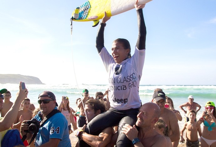 Silvana Lima Vence e Garante Volta ao WCT em 2015