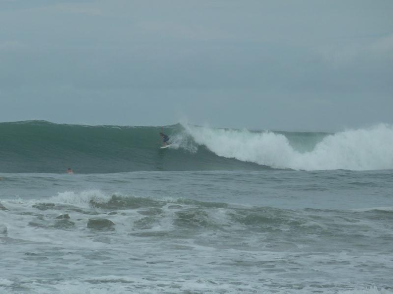 Surfista morre durante surf em Playa Avellanas, Costa Rica