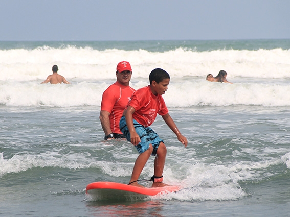 Surf e Praia para Todos invade o Guarujá este feriado para disseminar esporte e cultura