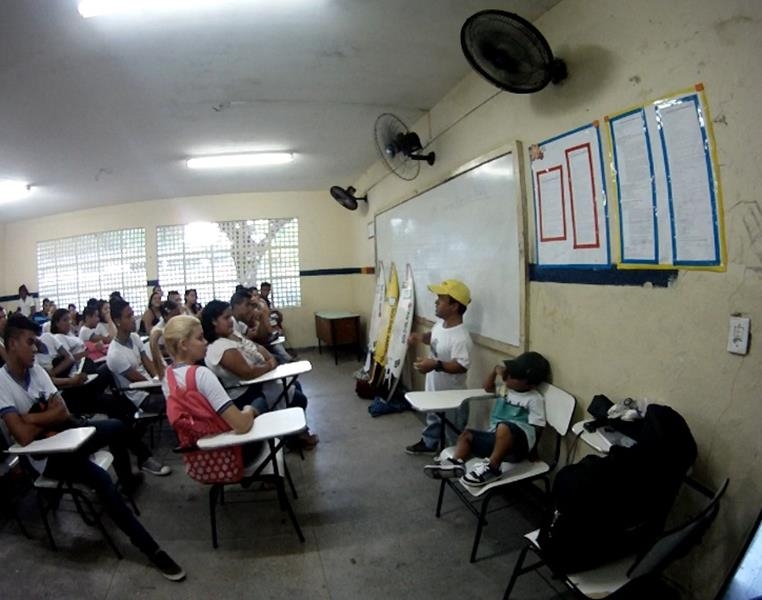 Roberto Pino, o Anão Surfista, Palestra em Escola de Pernambuco