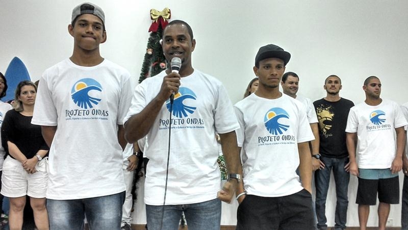 Projeto Ondas, Surf &amp; Cidadania encerra ano com grandes conquistas