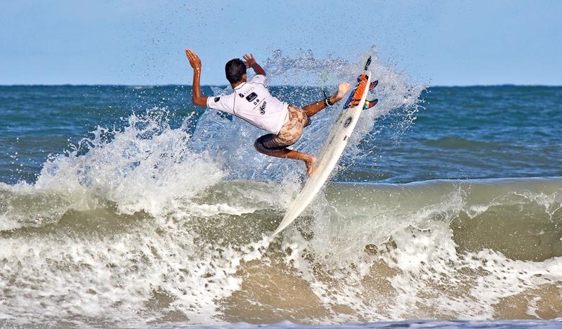 Circuito Dore Surf Kids 2014 define campeões em Ponta Negra