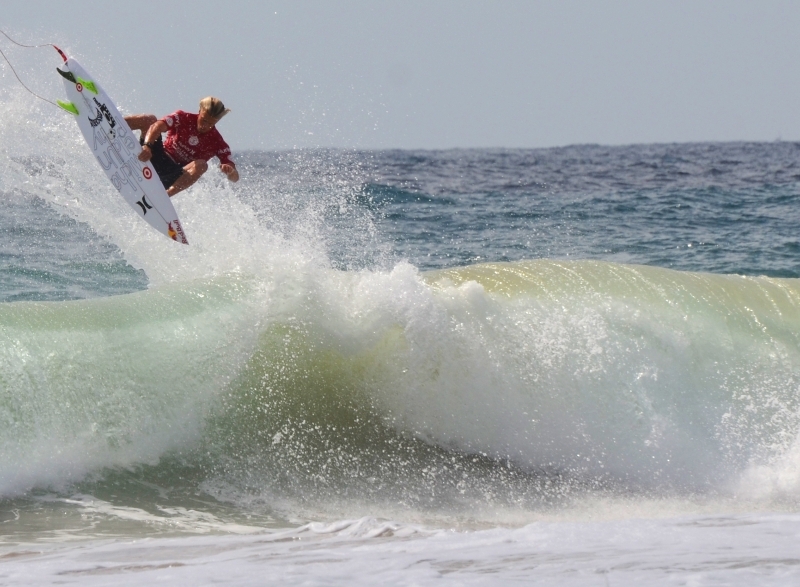 Kolohe Andino e Laura Enever levam os títulos do QS 6000 de Sydney