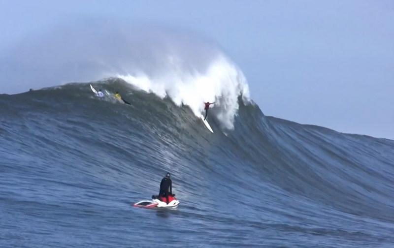 Alex Martins Detonando em Mavericks Gigante