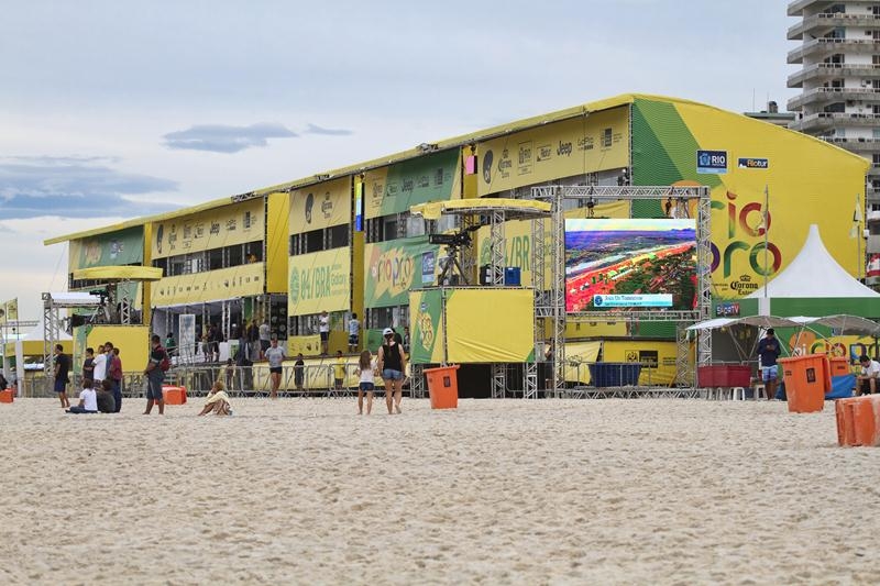 Início do Oi Rio Pro é adiado para a terça-feira na Barra da Tijuca