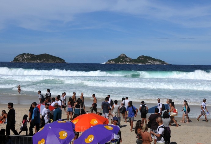 Com ondas irregulares, WSL decreta "lay day" nesta quarta-feira no Rio Pro