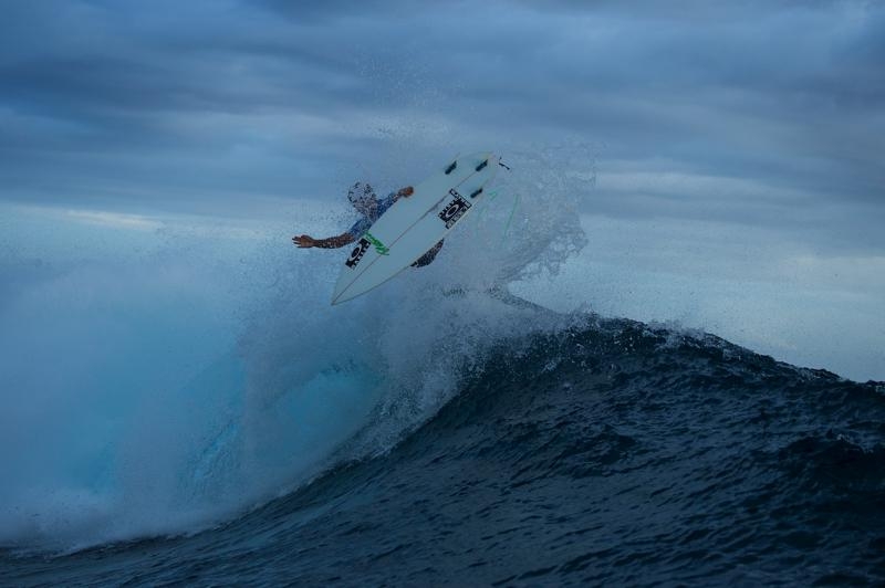 Ítalo avança com surf preciso e Medina brilha nas cinco vitórias brasileiras no Fiji Pro