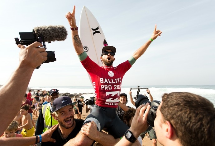 Alejo Muniz vence na África do Sul e já garante vaga no WCT 2016