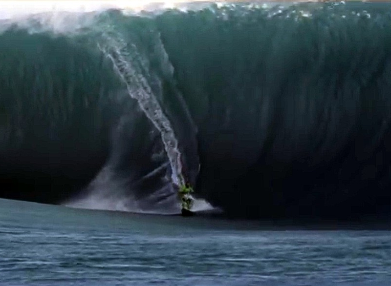 Pato Pega Monstra em Teahupoo