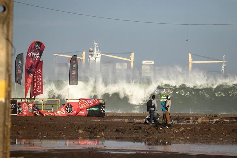 Big swell cancela finais do Arica Pro Tour 2015 em El Gringo