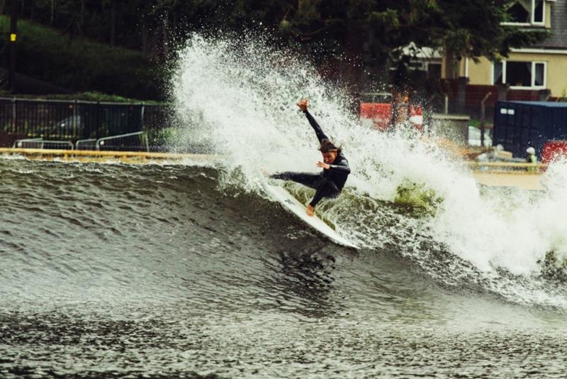 Quebração na Piscina Surf Snowdonia