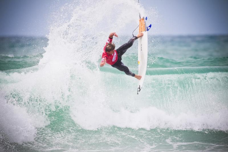 Nomme Mignot e Juliette Brice vencem no Airwalk Lacanau Pro Junior