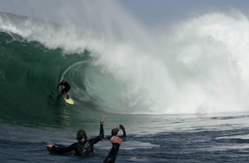 Shane Dorian e Benjamin Sanchis nas ondas Irlandesas