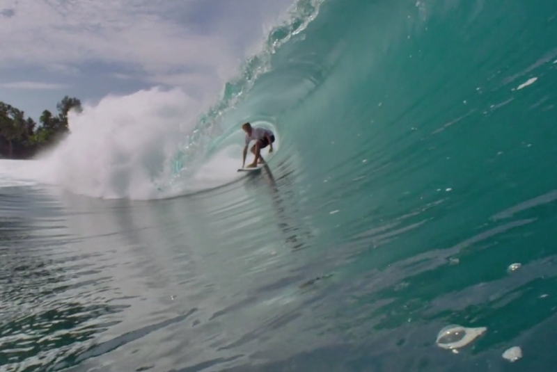 Noa Deane é muito surf no pé