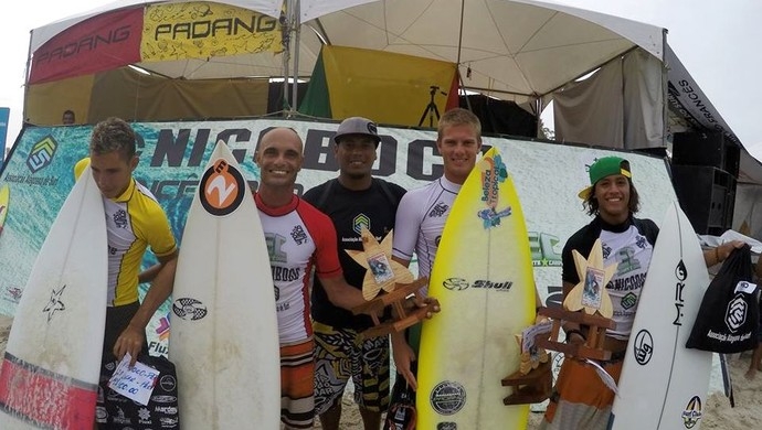 Júlio César vence na 1ª etapa do Alagoano de Surfe
