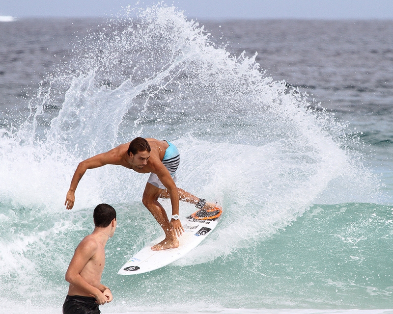 Brasileiro Lucas Silveira conquista QS3000 de Santa Cruz - Surf - Jornal  Record