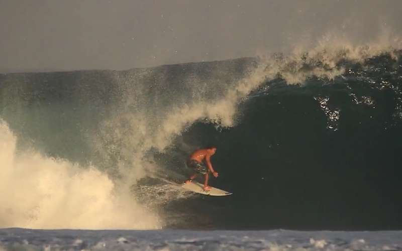 Mason Ho, Tom Curren e Burger em License to Chill