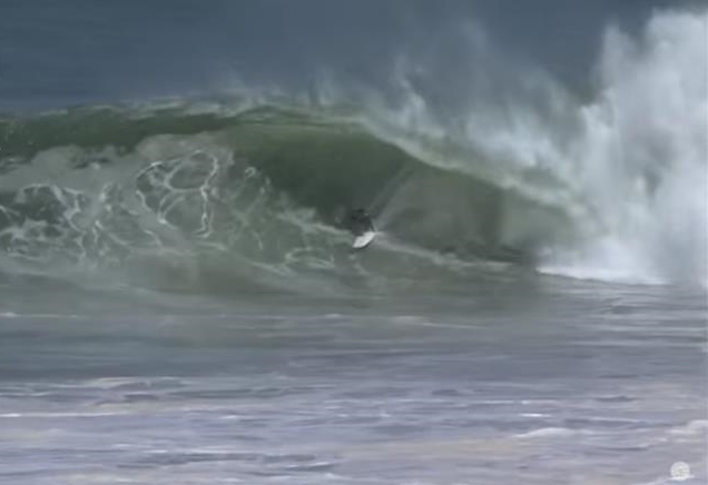 BIG RIDER CARIOCA ENFRENTA CONDIÇÕES EXTREMAS EM ANGRA