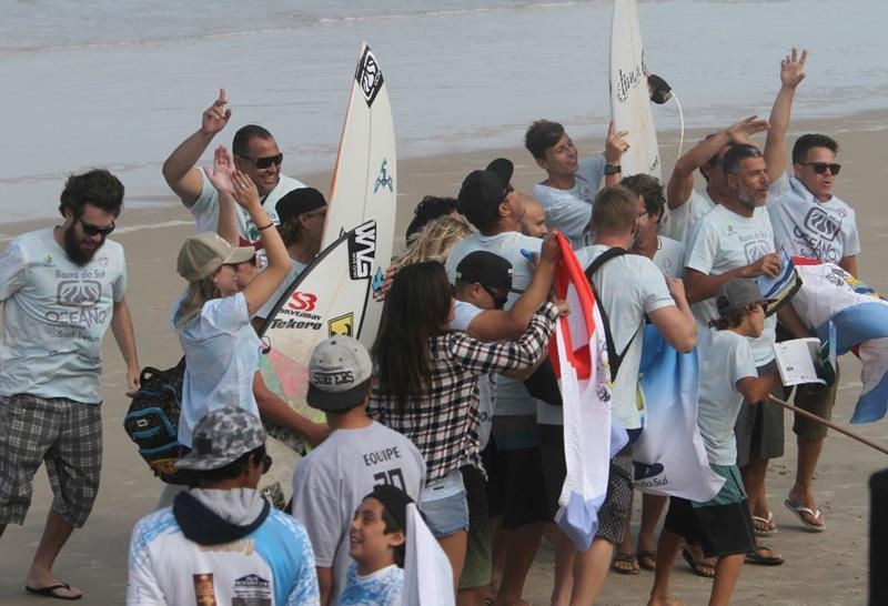 Barra do Sul vence e mantém a liderança do Interassociações SC