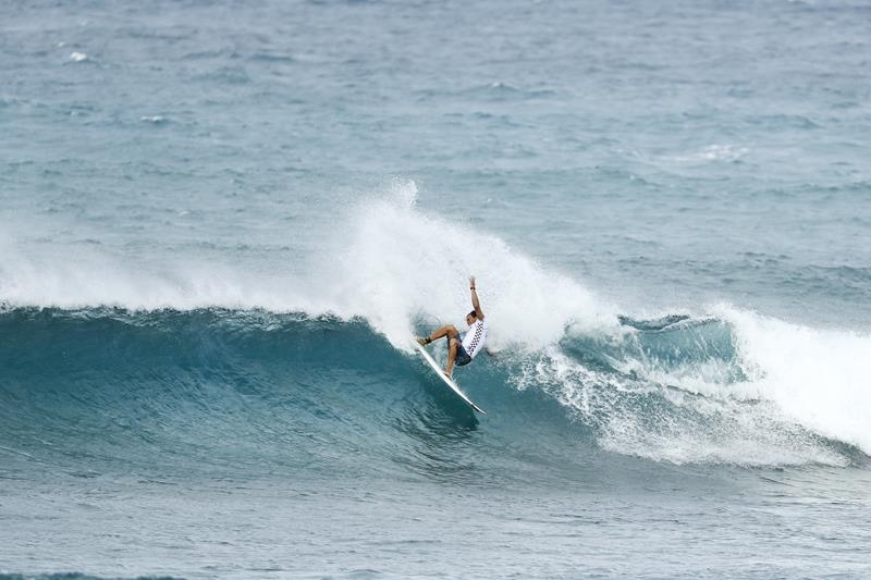 Vans World Cup of Surfing é iniciado em Sunset Beach