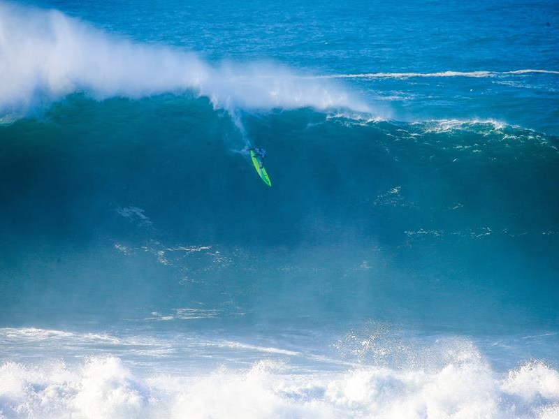 Jamie Mitchell é campeão do Nazaré Challenge, Burle é vice