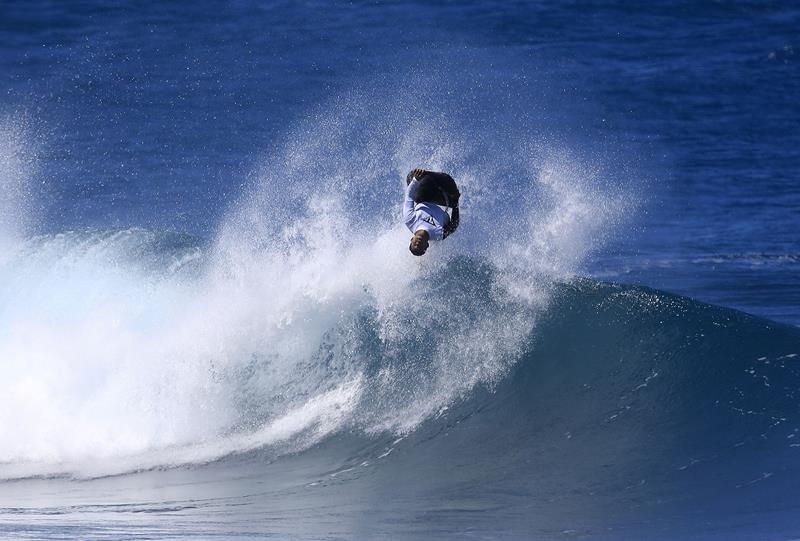 Sócrates Santana brilha no Mike Stewart Pipeline Invitational