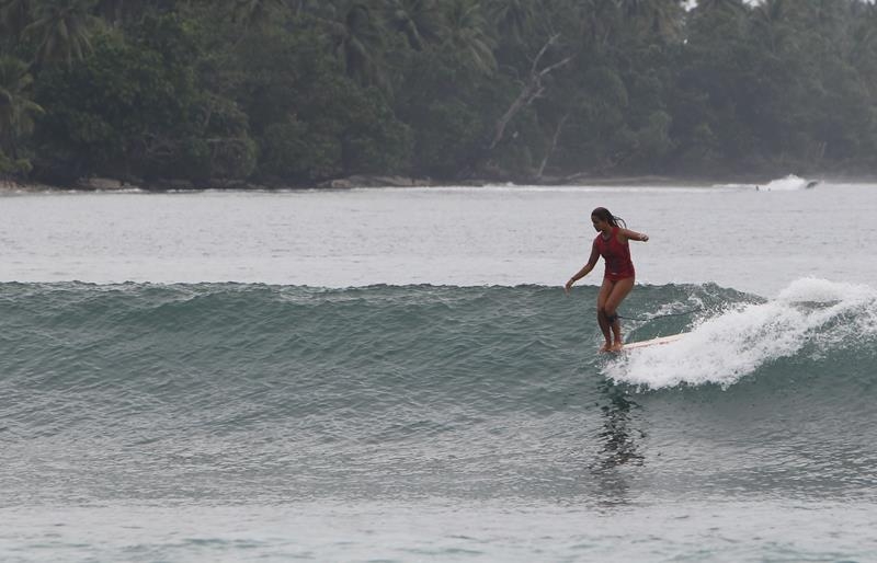 Chloé Calmon está nas semifinais do Mundial de Longboard