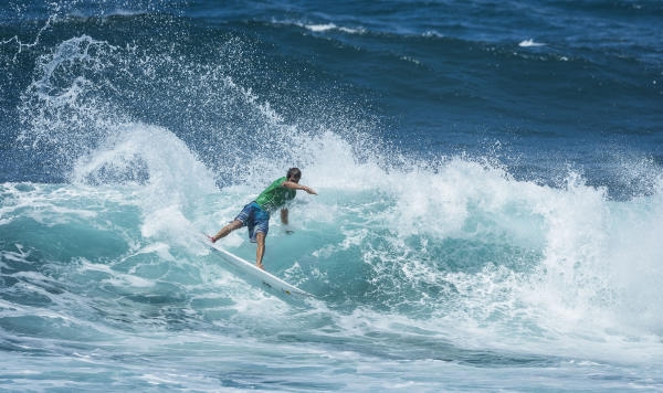 Martinique Surf Pro QS . So restam quatro no páreo