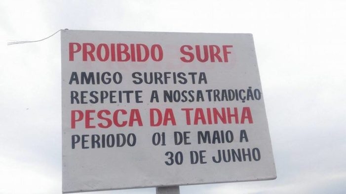 Pescadores alertam surfistas sobre a pesca da tainha