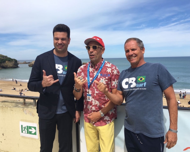    Brasil oficializa sua candidatura para receber o ISA World Surfing Games em 2018