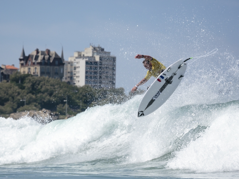 Equipe Francesa se Mantém na liderança na chegada a final do ISA World Surfing Games