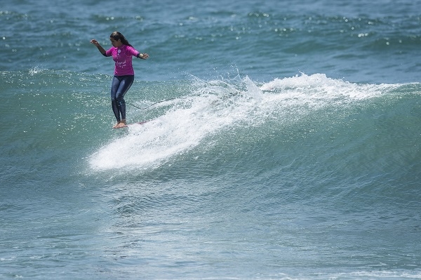 Chloé Calmon é bicampeã do Longboard Pro Gaia em Portugal