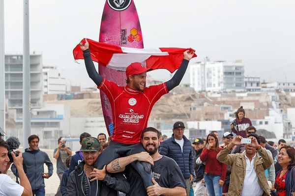 Peruanos fazem a festa em casa no QS 1000 de San Bartolo