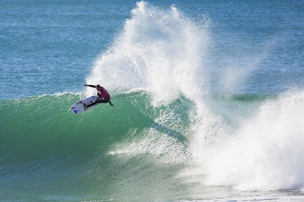 Três brasileiros estreiam com vitórias no J-Bay Open