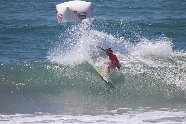 Silvana Lima mantém segundo lugar no WSL Qualifying Series