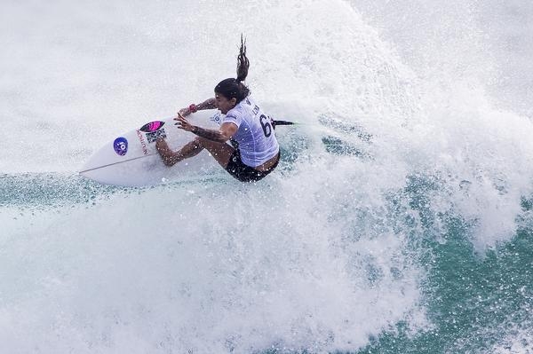 Silvana Lima já está nas quartas de final e mais quatro brasileiros avançam em Trestles