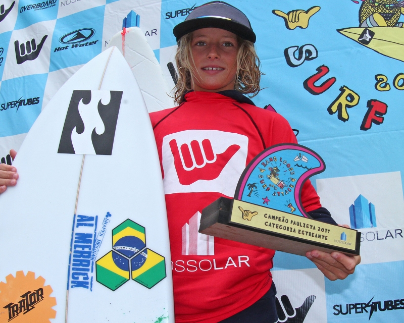 Ryan Kainalo é o grande destaque na final do Hang Loose Surf Attack, em Guarujá