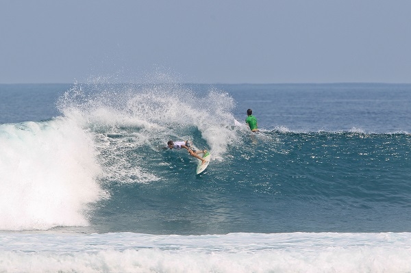 Lucca Mesinas entra no G-10 do QS no Krui Pro da Indonésia