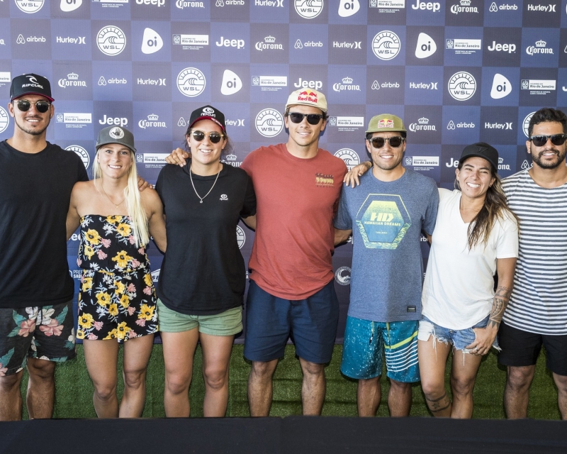 Surfistas iniciam a disputa do Rio Pro