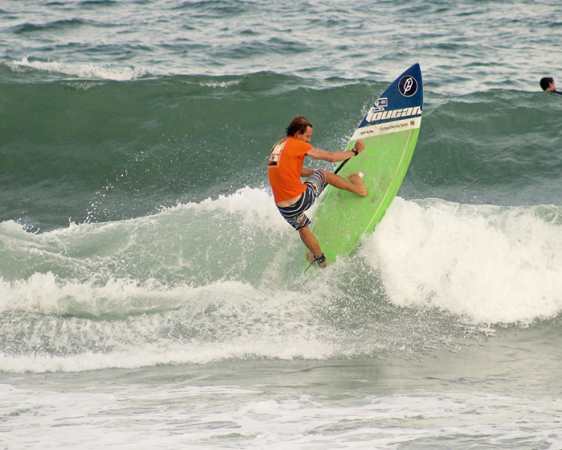 Gustavo Foerster treina forte para o Brasileiro de Sup Wave 