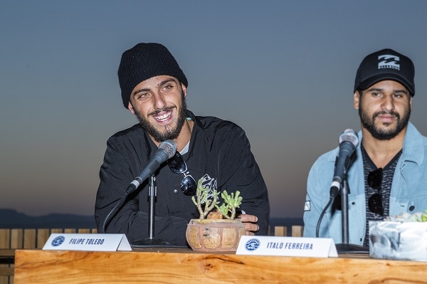 Filipe Toledo defende o título do Corona Open J-Bay