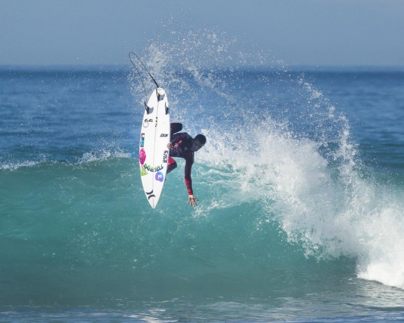 Líder do ranking, Filipe Toledo quer ‘entubar fundo’ nas poderosas ondas de Teahupoo 