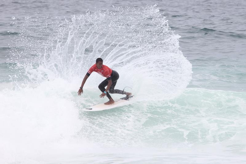 Pedro Henrique e Cauã Costa comemoram títulos no Itacoatiara Open 