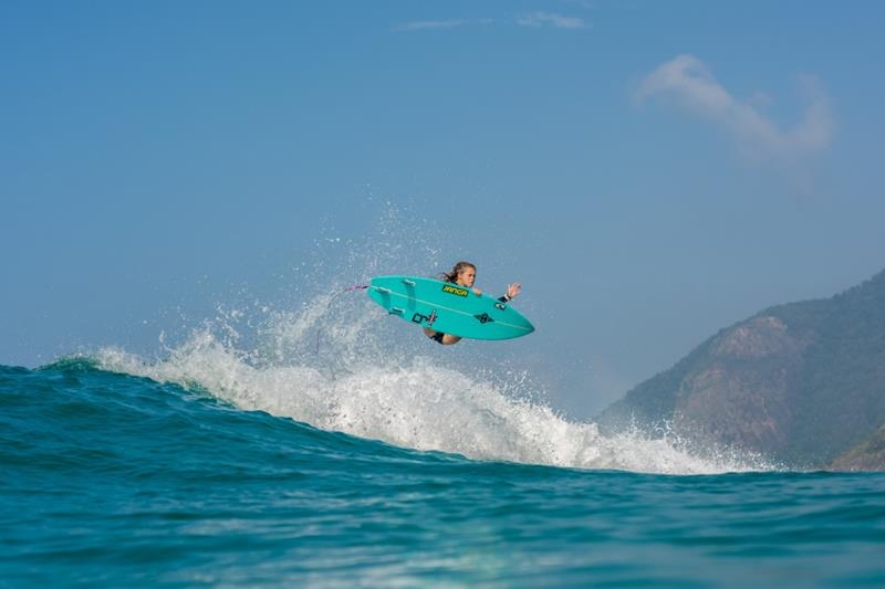 Jéssica Bianca se destaca no Free Surf 