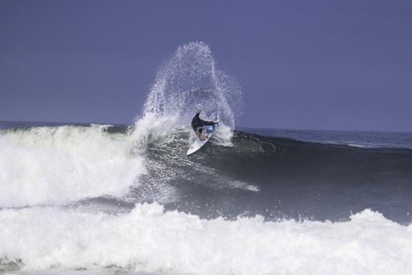 Surfistas de 21 países confirmados no QS 3000 Copa Tubos