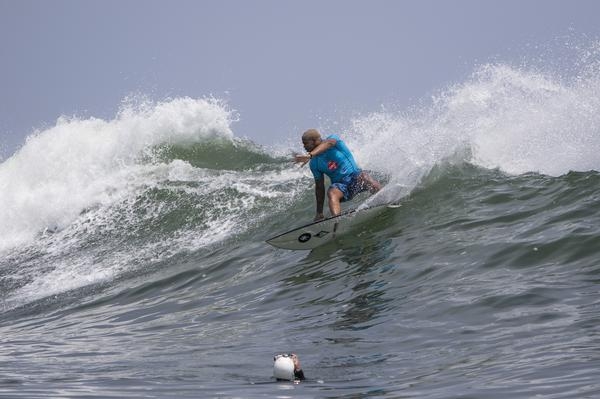 Boas ondas no 2º dia do QS 3000 Copa Tubos no Peru